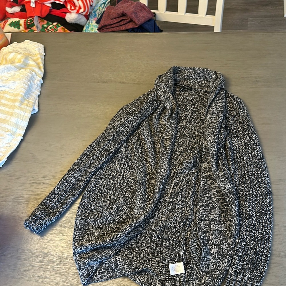 Derek Heart Cardigan Size S
